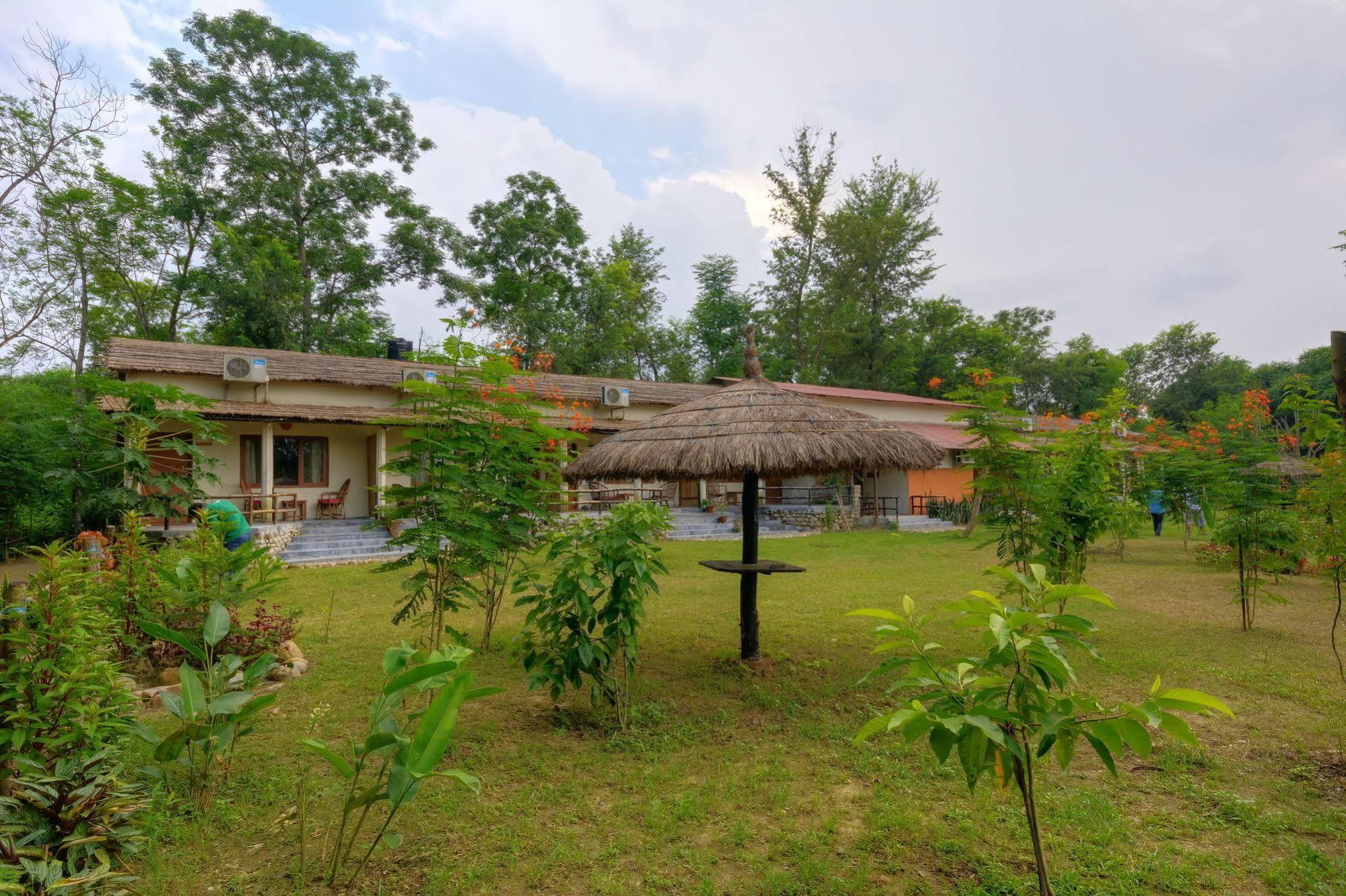 Machan Country Villa Kumarwarti Exterior foto